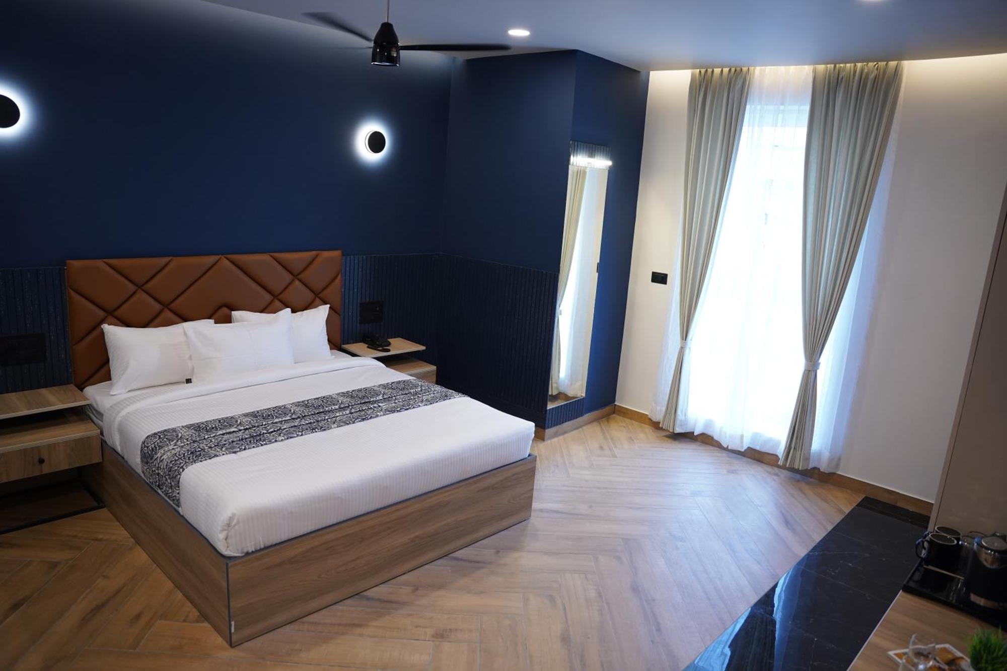 The Continental Inn & Suites Mysore Exteriör bild