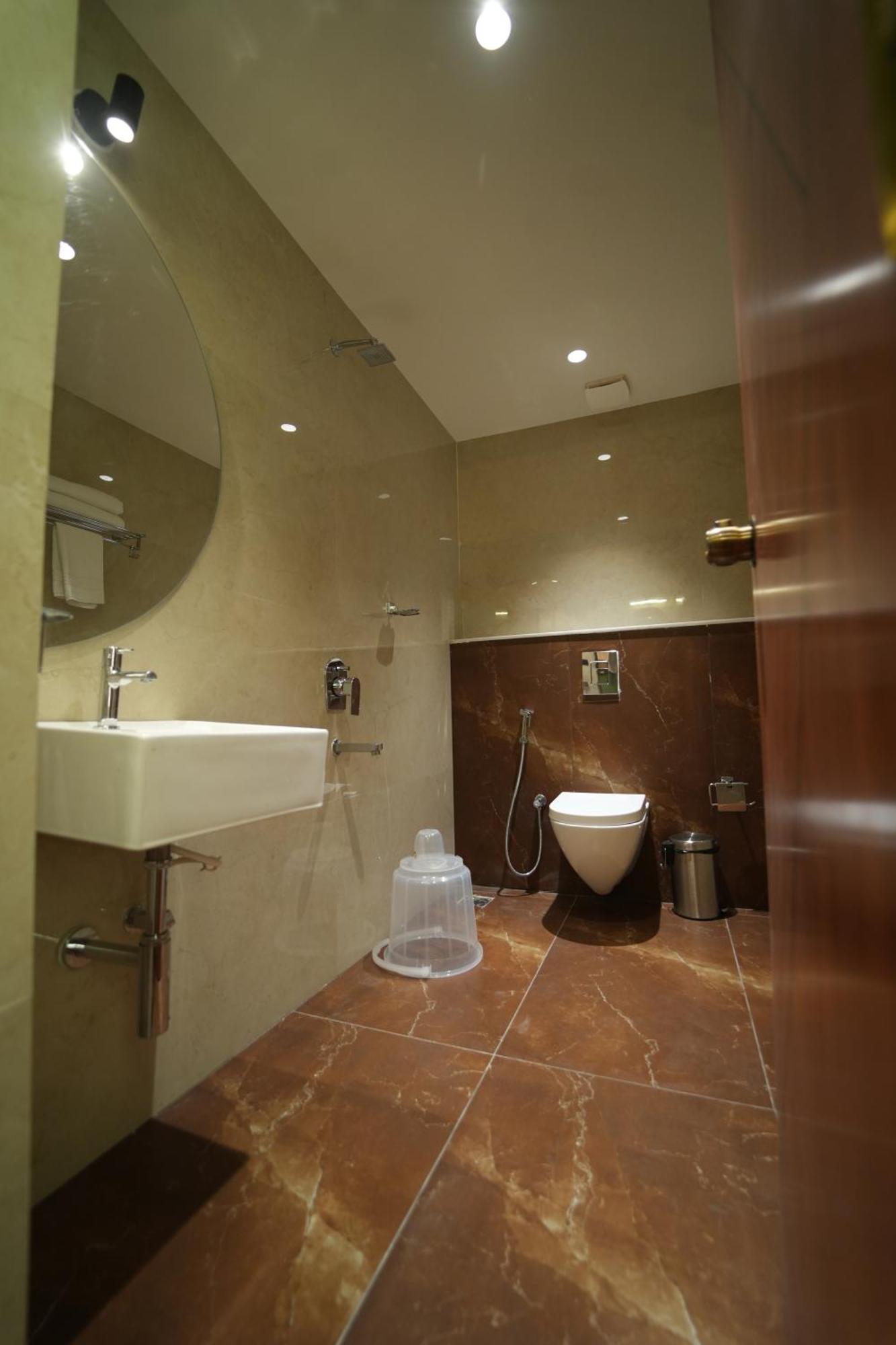 The Continental Inn & Suites Mysore Exteriör bild