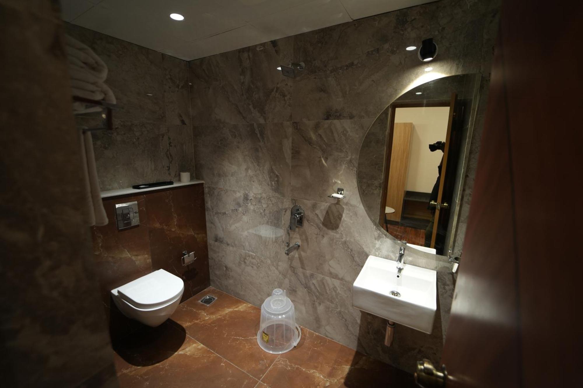 The Continental Inn & Suites Mysore Exteriör bild
