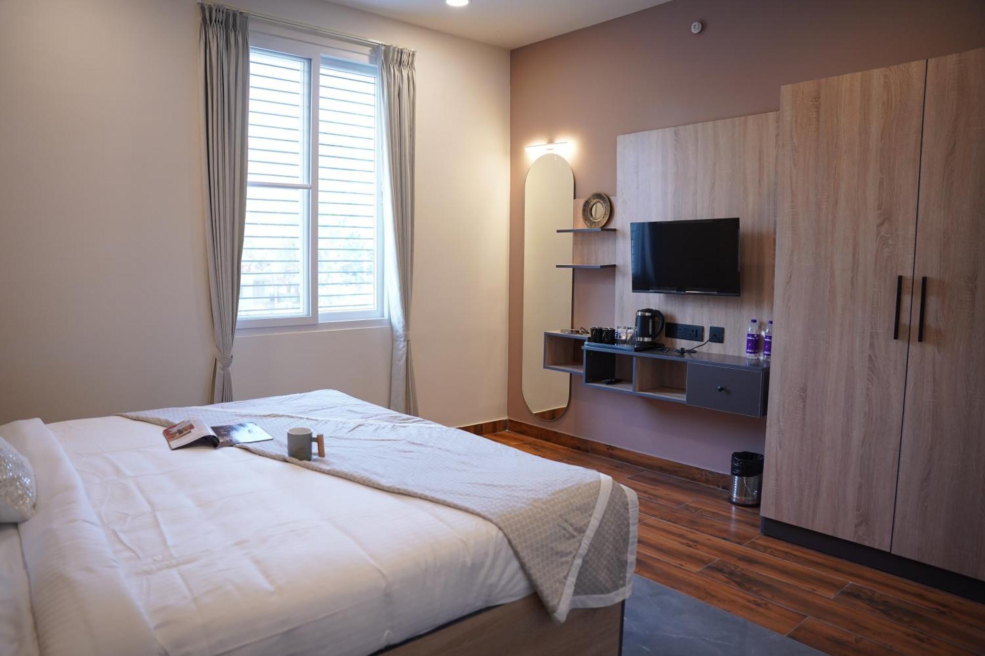 The Continental Inn & Suites Mysore Exteriör bild